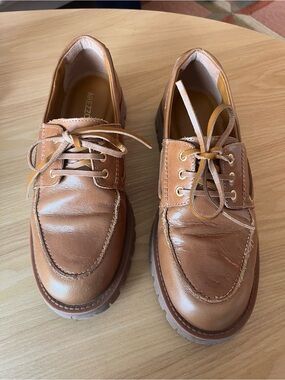 Tan Leather Lace-Up Boat Shoes